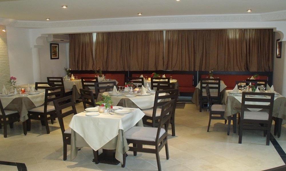 Castilia Suites Тозьор Екстериор снимка